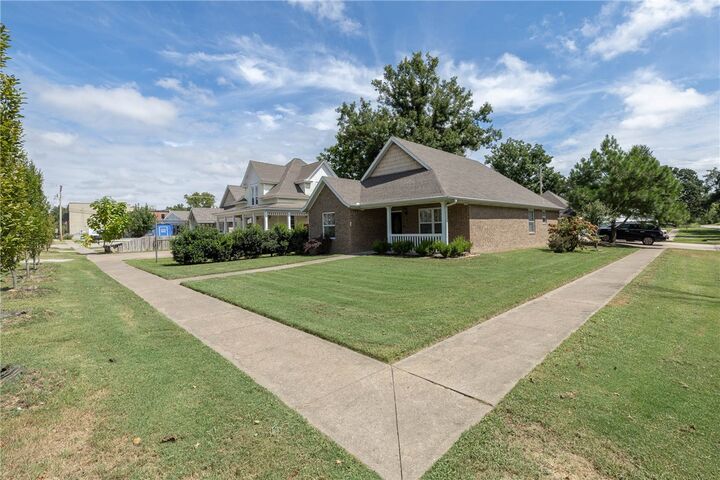 Property Photo:  122 S Collins Avenue  AR 72734 