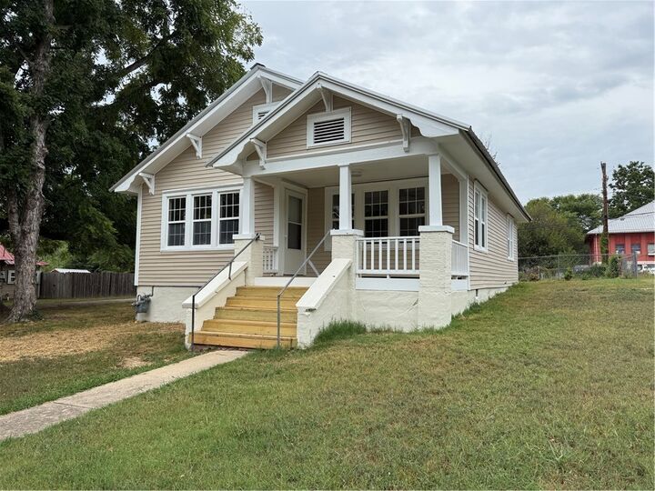 711 Chestnut Street  Harrison AR 72601 photo