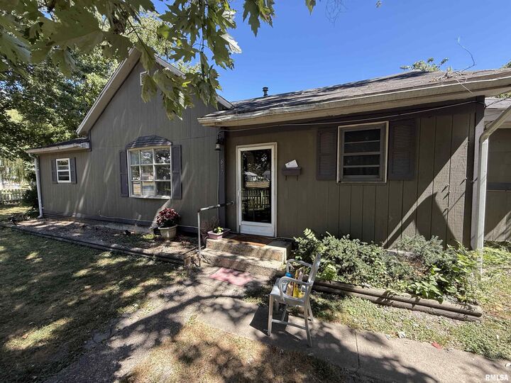 Property Photo: 617 N Walnut Street IL 62801