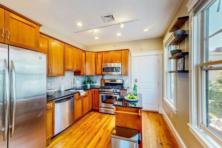 Property Photo: 386 Washington St 3B MA 02143