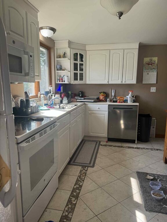Property Photo:  3 Bayberry Ln  MA 01821 