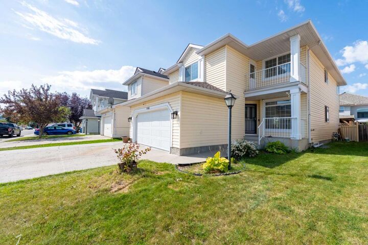 Property Photo: 146 Coral Reef Close NE AB T3J 3Y6
