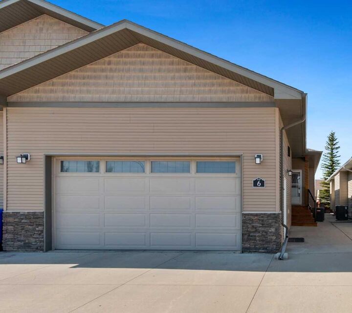 Property Photo:  6 Valiant Crescent  AB T4H 0A7 