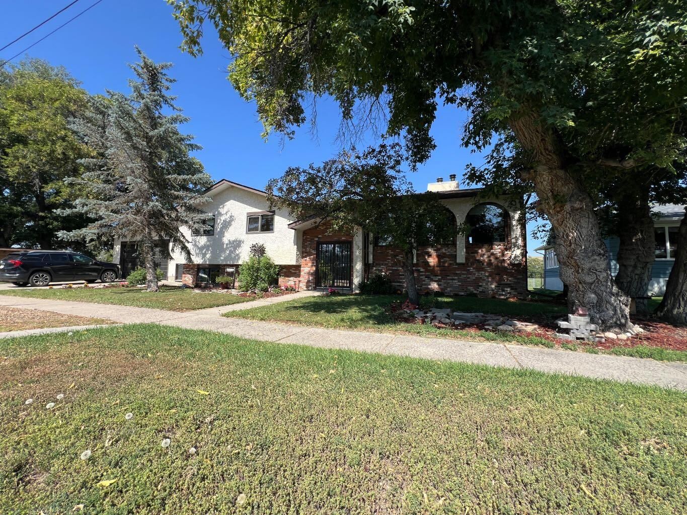 Property Photo:  1408 Newcastle Trail  AB T0J 0Y2 