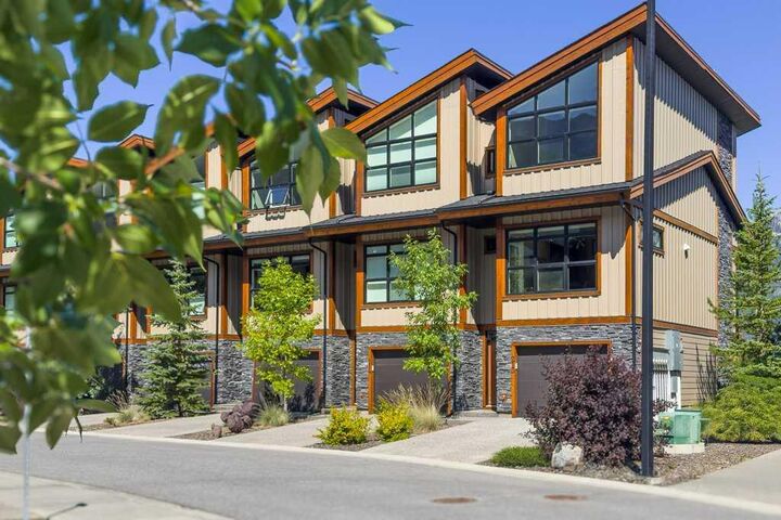213 Riva Heights  Canmore AB T1W 3L4 photo