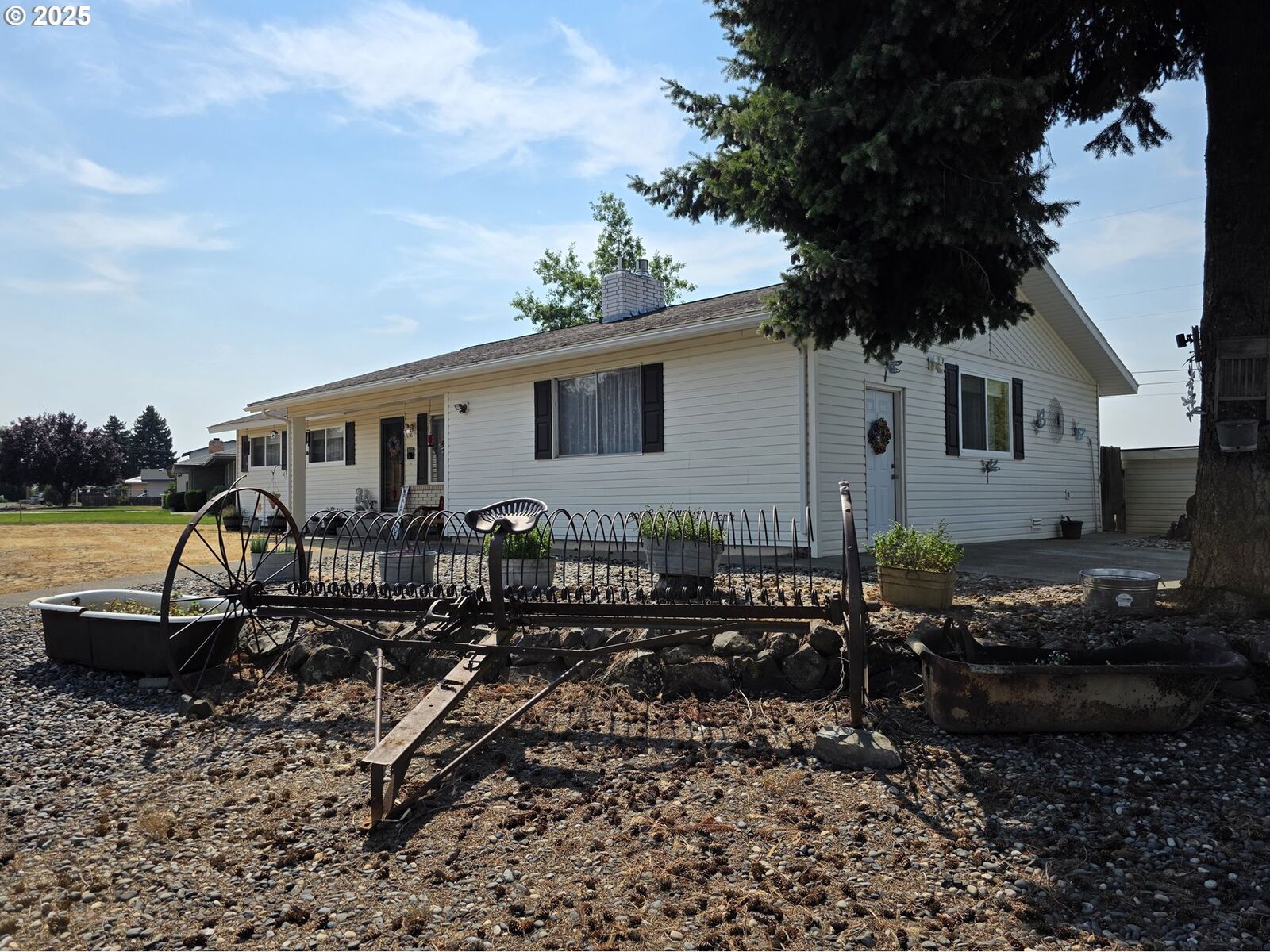 Property Photo:  305 Allison Way  WA 98620 