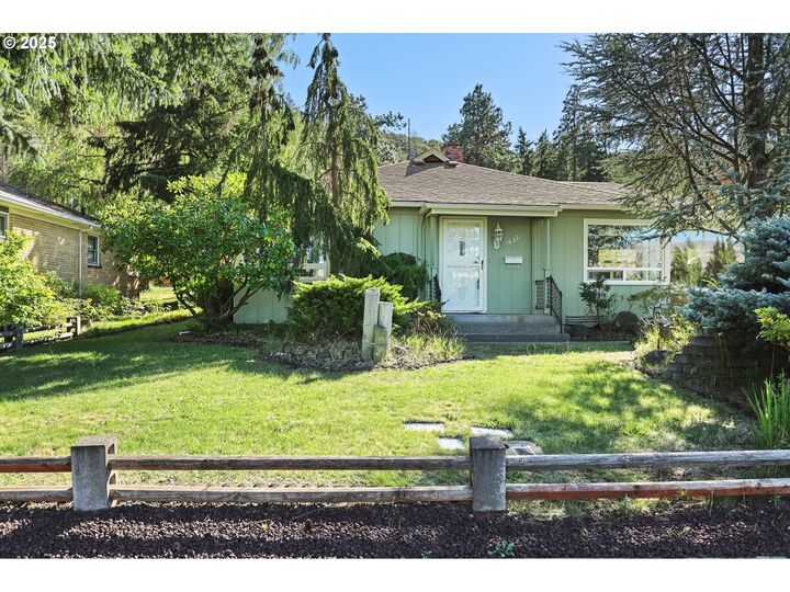 Property Photo: 1622 W 12th St OR 97058