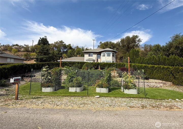 Property Photo:  6  Valley View Park Drive  WA 98841 