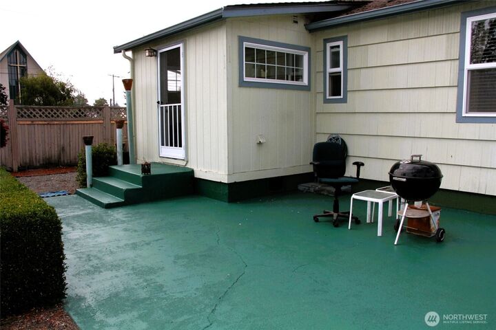 Property Photo: 6439 S Clement Avenue WA 98409