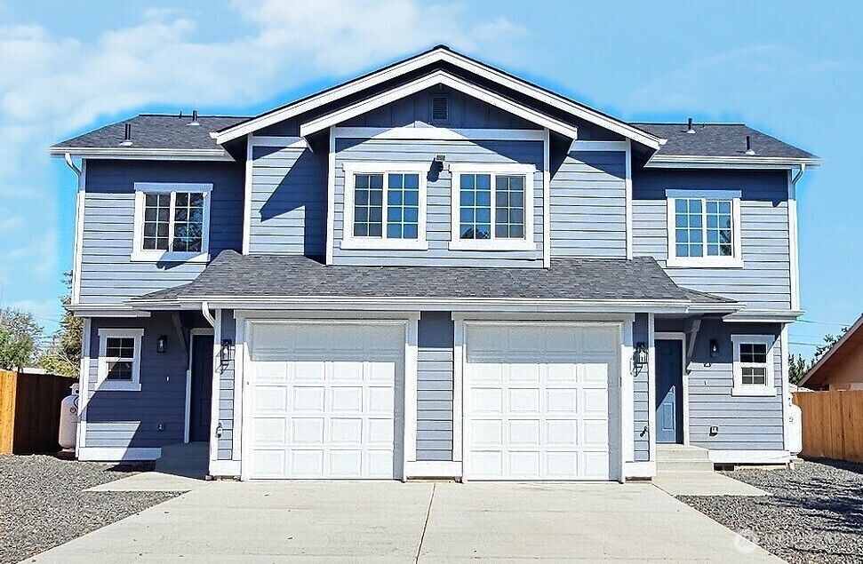 Property Photo: 408 410 E 4th St WA 98857