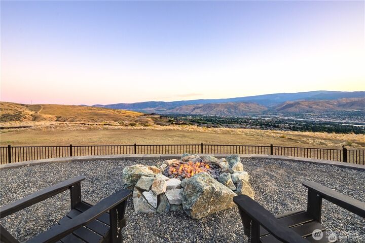 674 NE Tyler Place  East Wenatchee WA 98802 photo