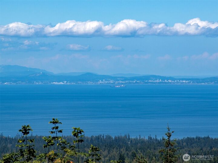 596  Watershed  Port Angeles WA 98362 photo