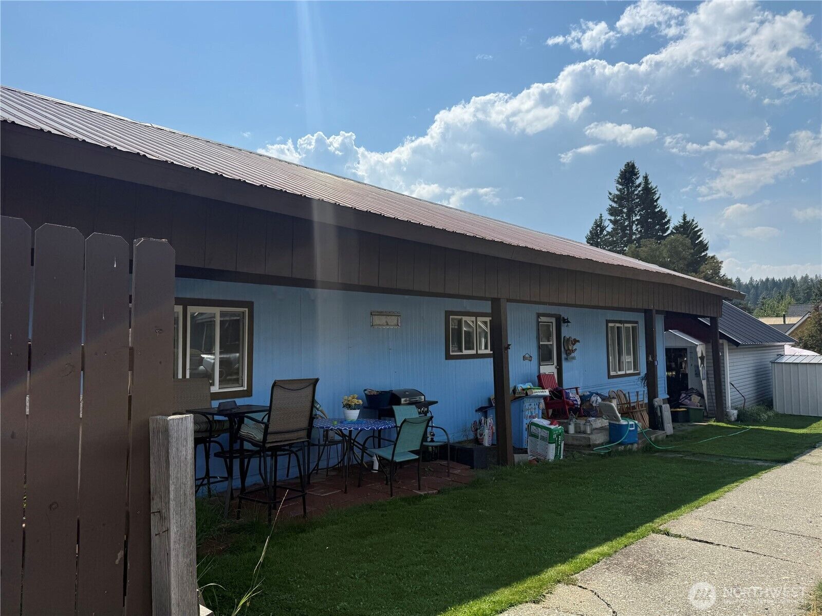 Property Photo:  106 E  Utah Avenue  WA 98941 