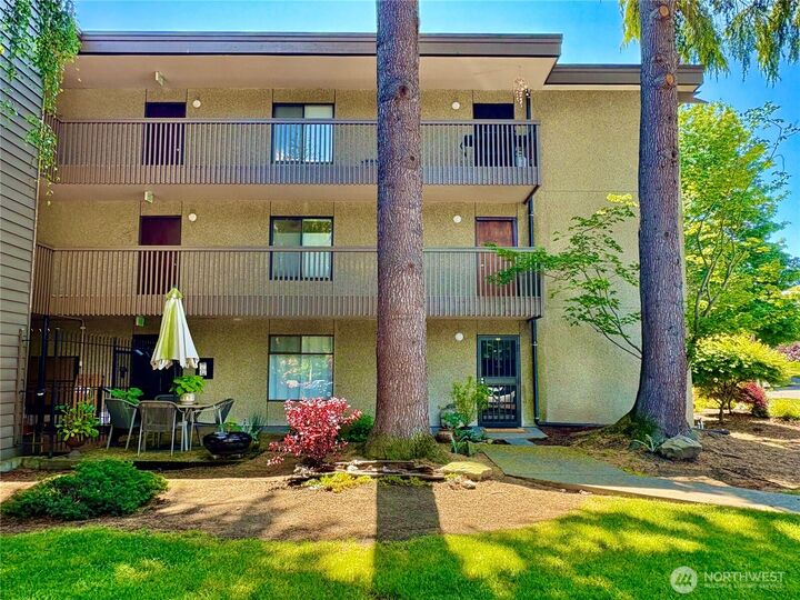 2550  Thorndyke Avenue W 205  Seattle WA 98199 photo
