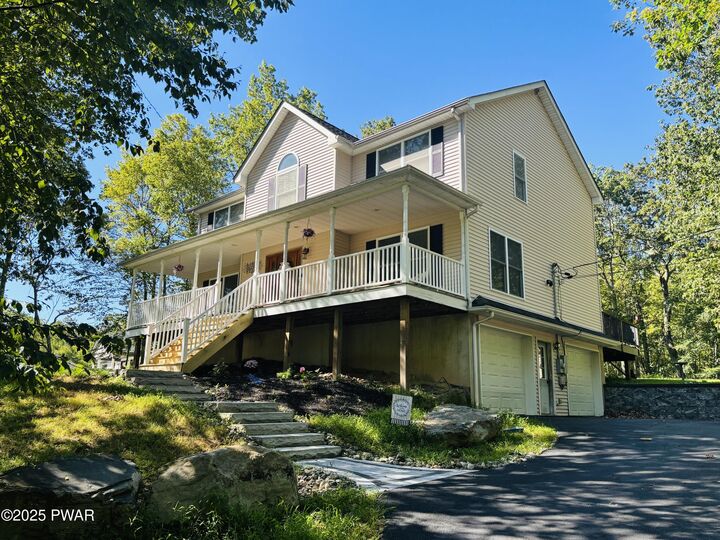 Property Photo: 134 Oneida Way PA 18337