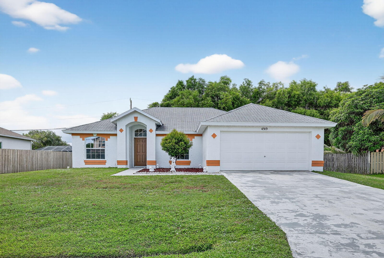Property Photo: 4919 NW Forlano Street FL 34983