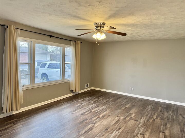 Property Photo:  202 Robin Road  KY 42101 