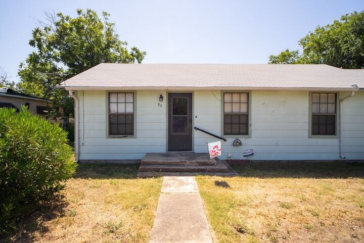 Property Photo: 83 E 20th St TX 76903