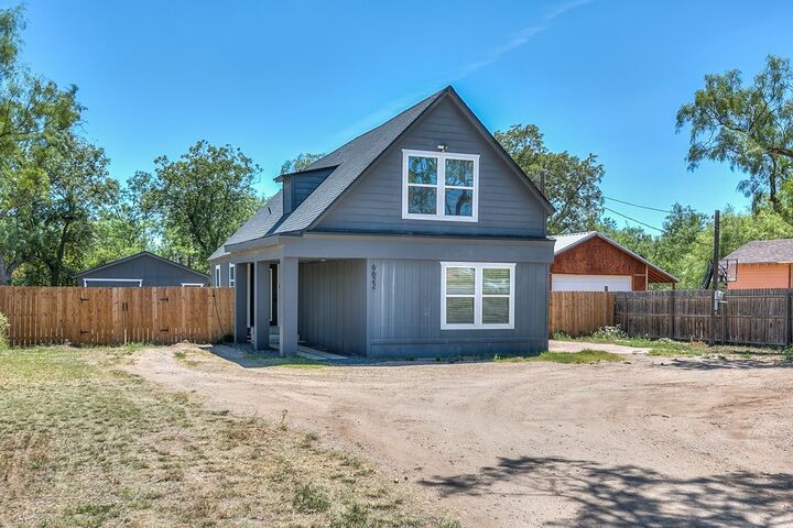 Property Photo: 6622 Knickerbocker Rd TX 76904