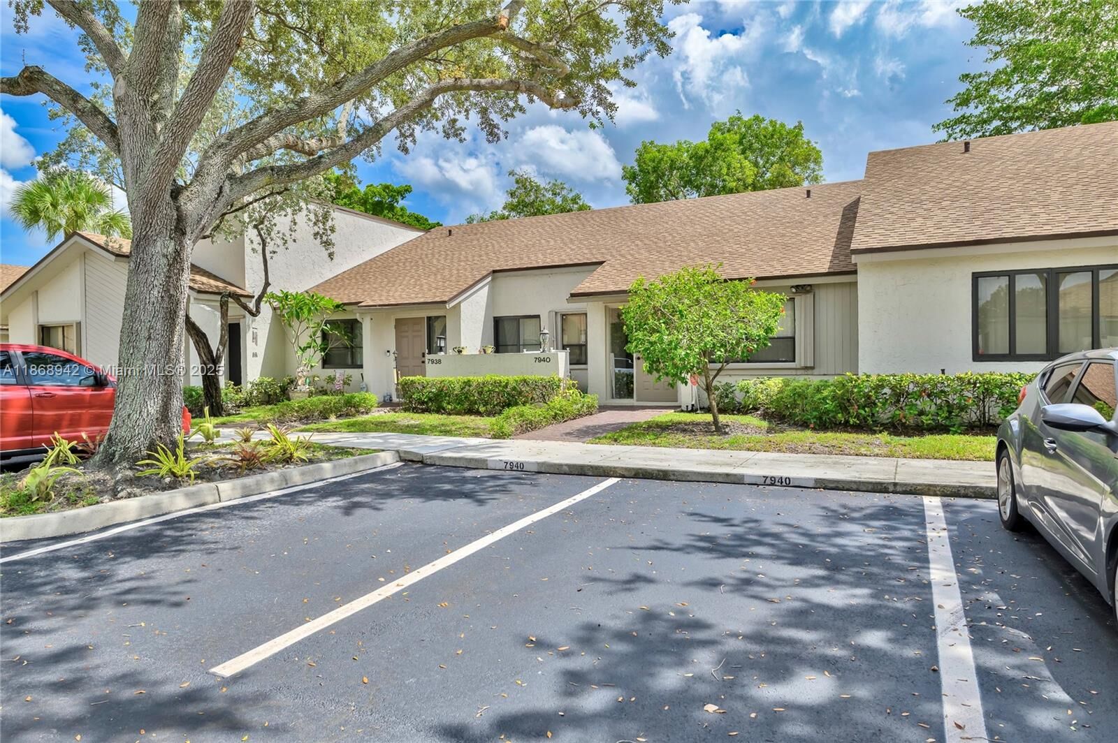Property Photo: 7940 NW 10th St FL 33322
