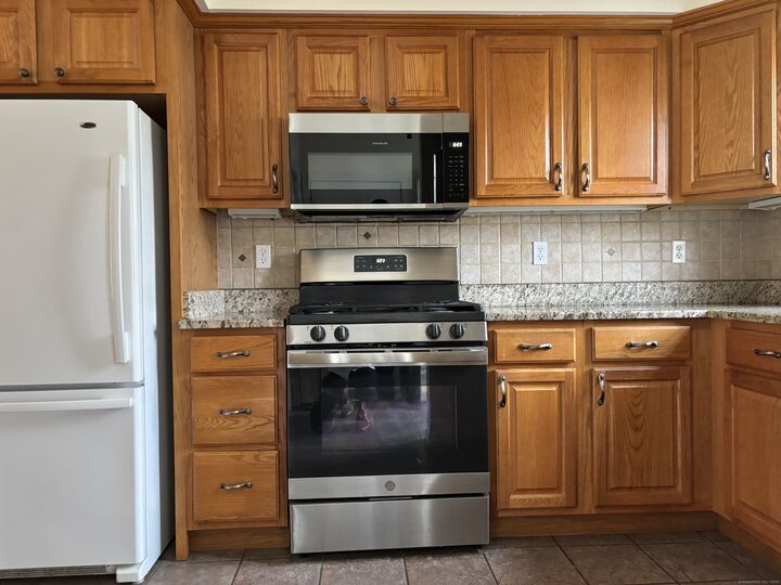Property Photo: 511 Elm Street 9-1 CT 06473