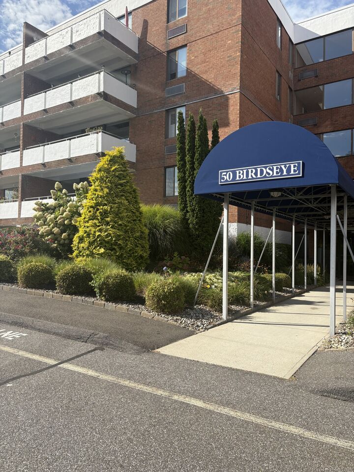 Property Photo: 50 Birdseye Street 101 CT 06615