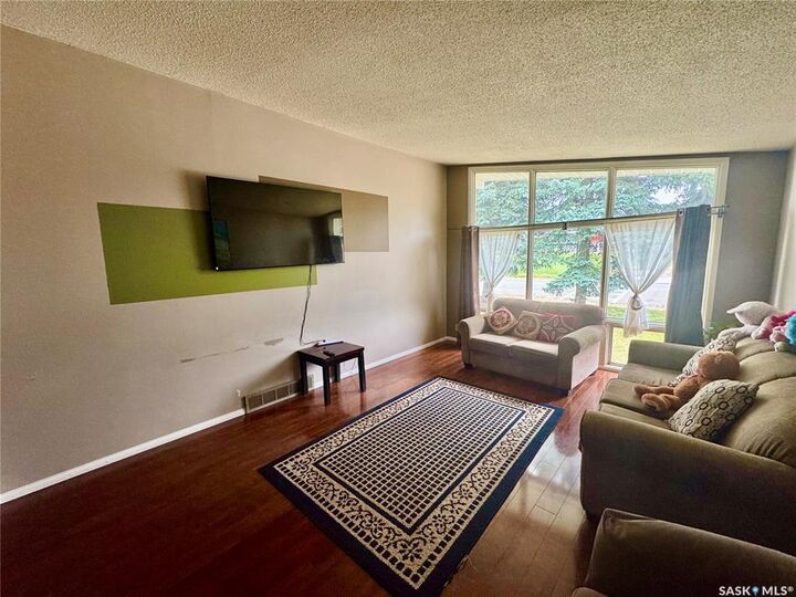 Photo de la propriété: 545 5th Street N SK S4H 0Z9