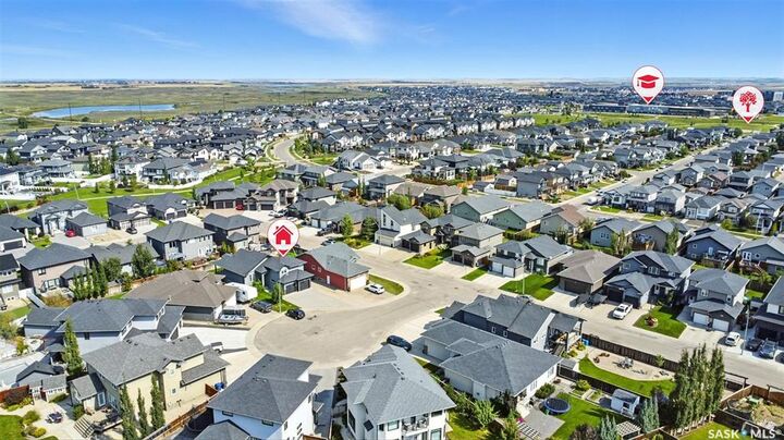 Property Photo: 206 Roy Terrace SK S7W 0L1