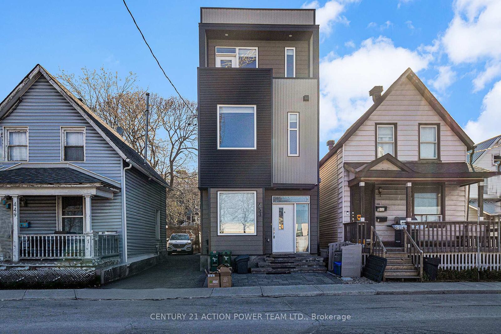 Property Photo: 453 Booth Street B ON K1R 7K9