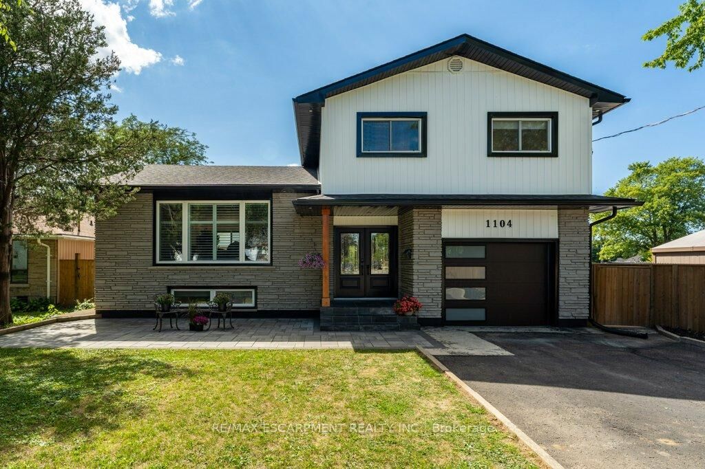 Property Photo: 1104 Vansickle Road N ON L2S 2Z8