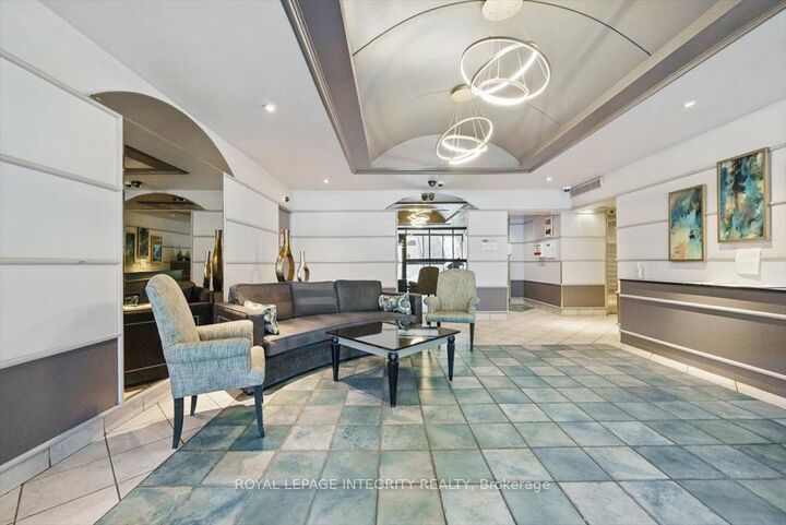 Property Photo: 158C McArthur Avenue 1804 ON K1L 8E7
