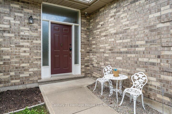 Photo de la propriété: 125 Gretel Place ON L3C 7H5