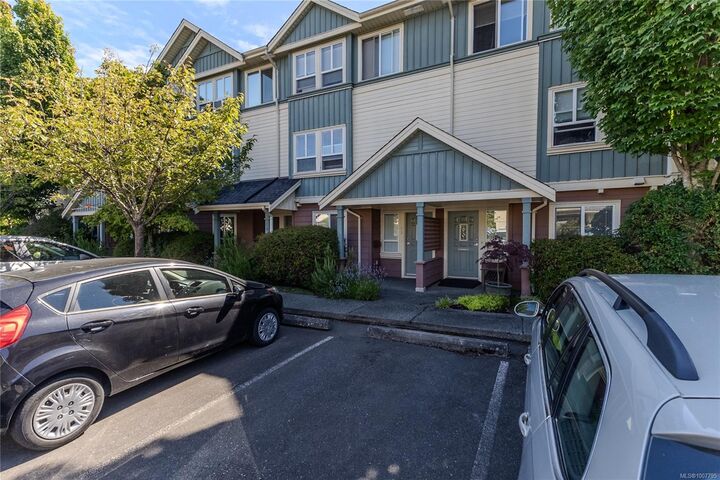 Property Photo:  1019 North Park St 20  BC V8T 5L4 