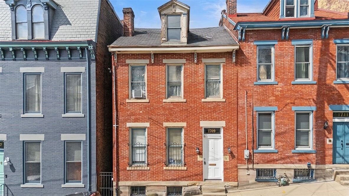 Property Photo: 1709 Buena Vista St PA 15212