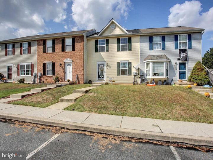 Property Photo:  135 Apple Grove Lane  PA 17340 