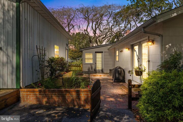 Property Photo: 300 Broad Street MD 21811