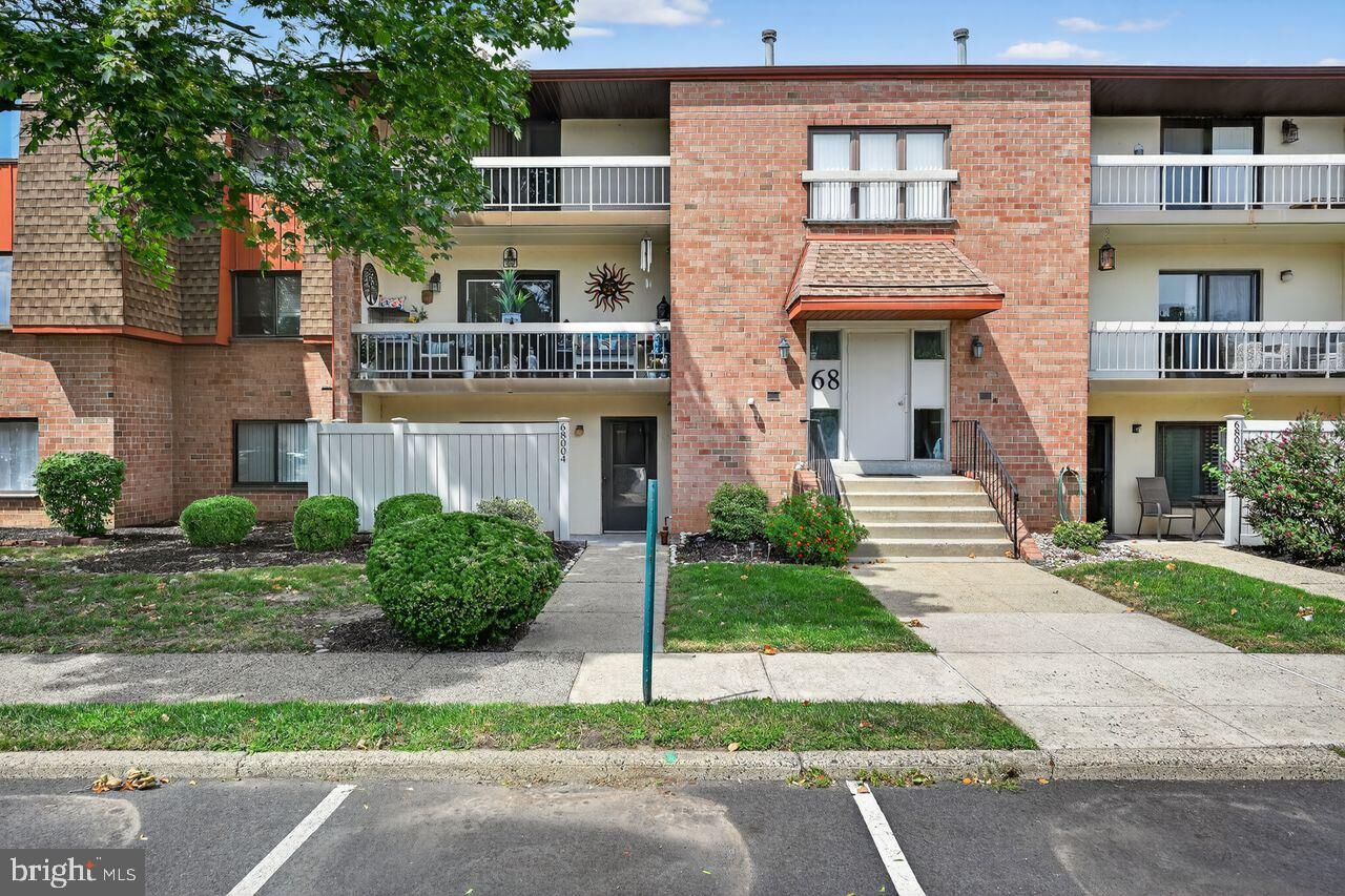 Property Photo:  68104 Delaire Landing Road 00 104  PA 19114 