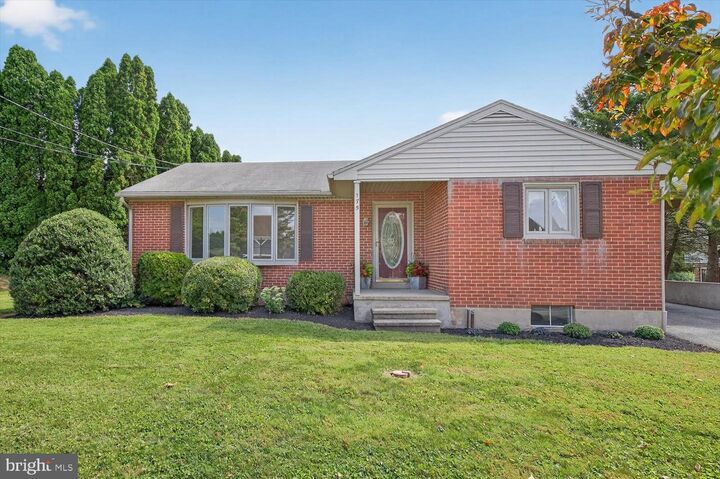 175 Eastbrook Road  Ronks PA 17572 photo