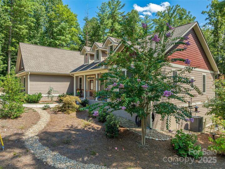 Property Photo: 937 Monte Vista Road NC 28715