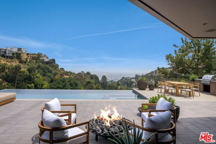 1849 Rising Glen Rd  Los Angeles CA 90069 photo