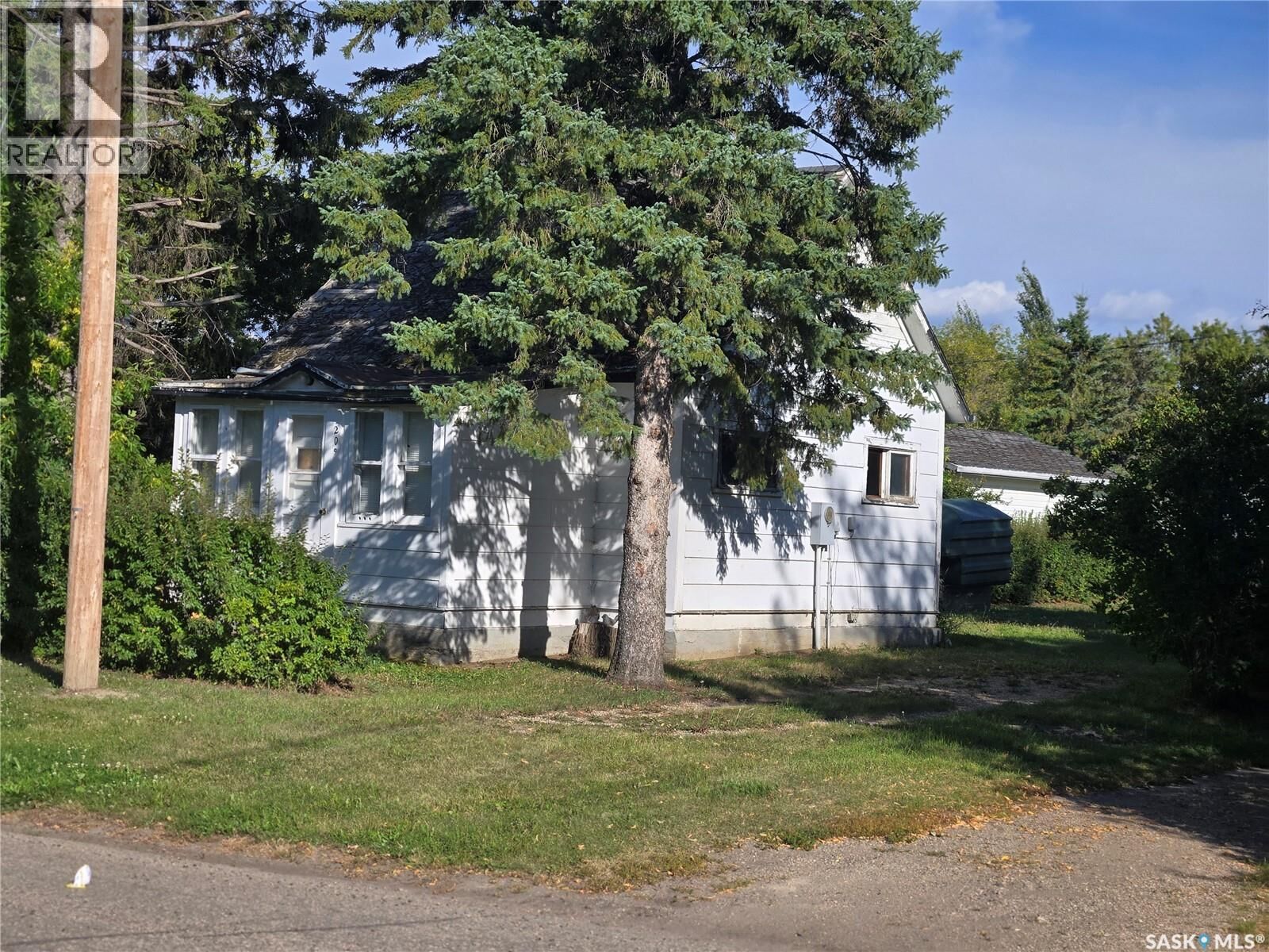 Property Photo: 209 Forget Street SK S0G 4T0