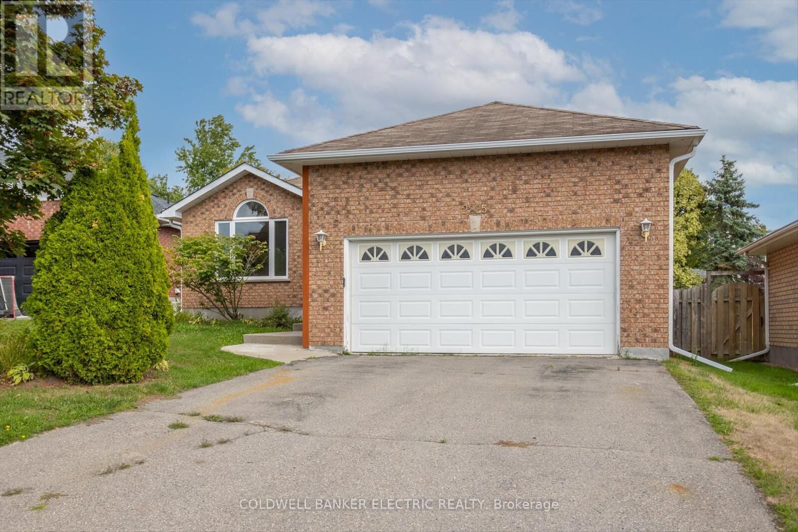 Property Photo: 2225 Lorraine Drive ON K9L 1Y6