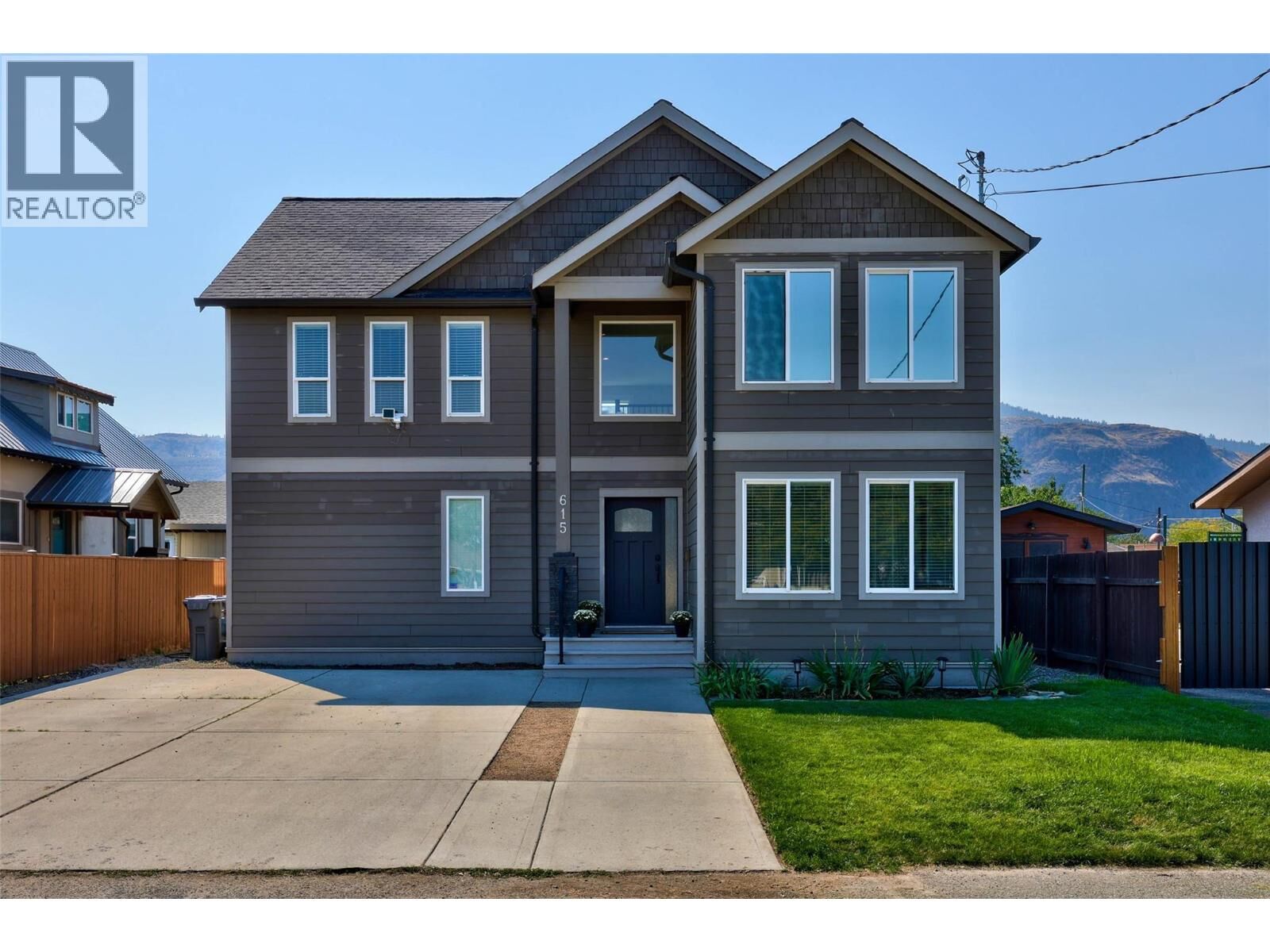 Property Photo:  615 Rose Avenue  BC V2B 3T4 