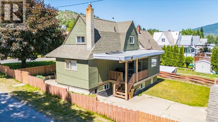 Property Photo:  798 Kipling Street  BC V1R 2A4 