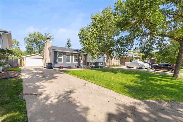 Photo de la propriété: 127 Regatta Road MB R2G 2Y7