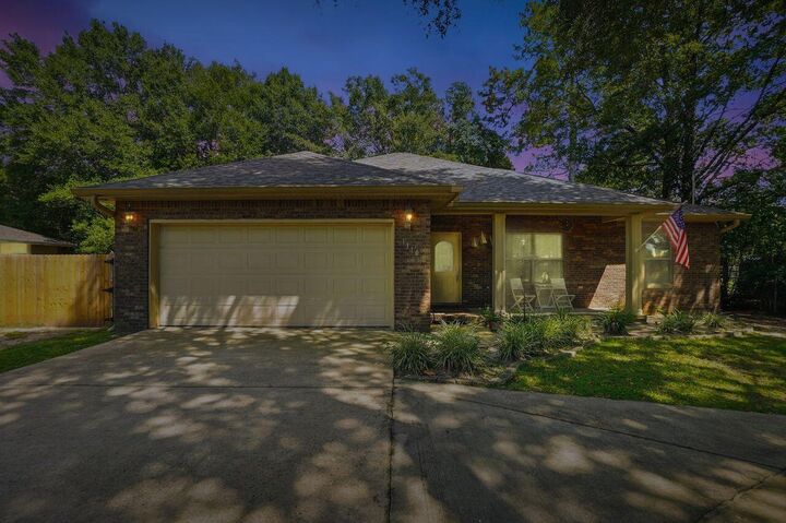 Property Photo: 1310 Texas Parkway FL 32536