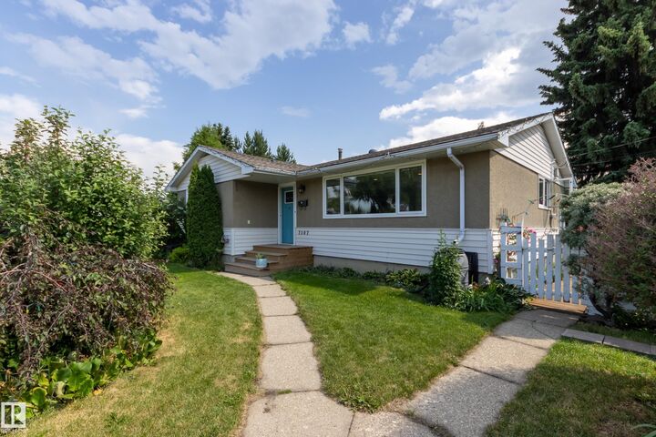 Property Photo: 7107 96B Avenue NW AB T6B 1B9