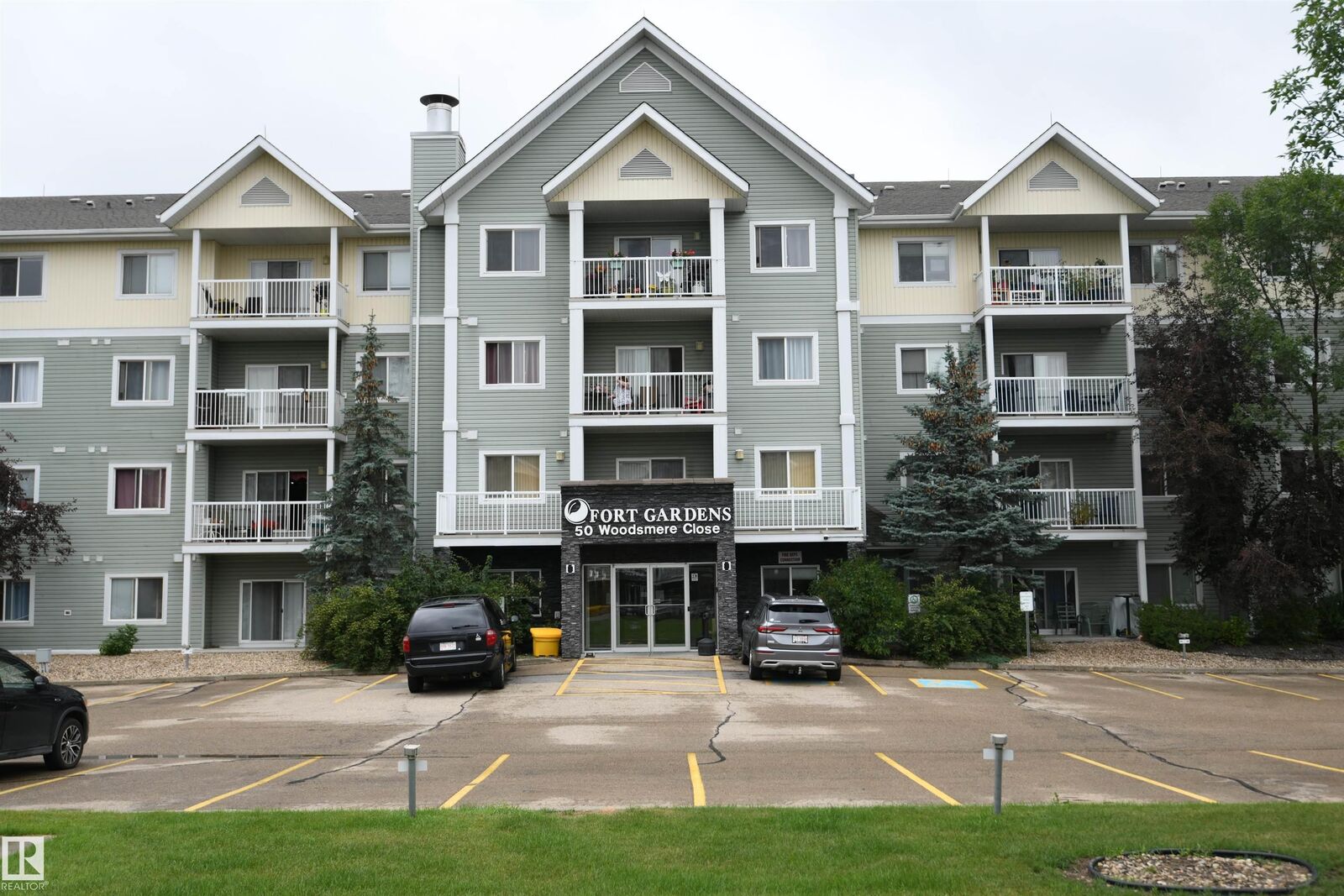 Property Photo: 50 Woodsmere 130 AB T8L 4N9