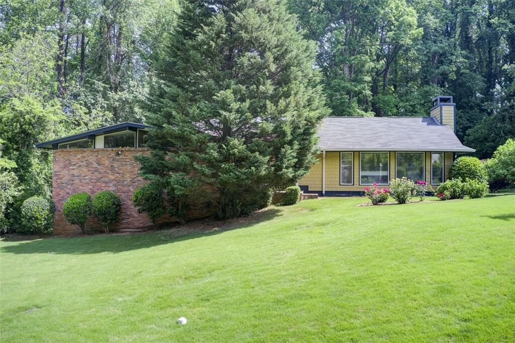 Property Photo: 2225 Beech Valley Drive SE GA 30080