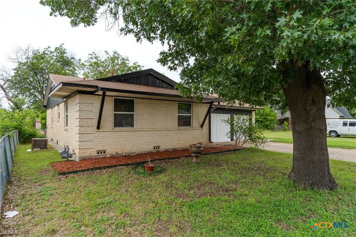 Property Photo:  711 Alexander Street  TX 76541 